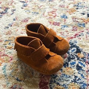 minnetonka baby booties